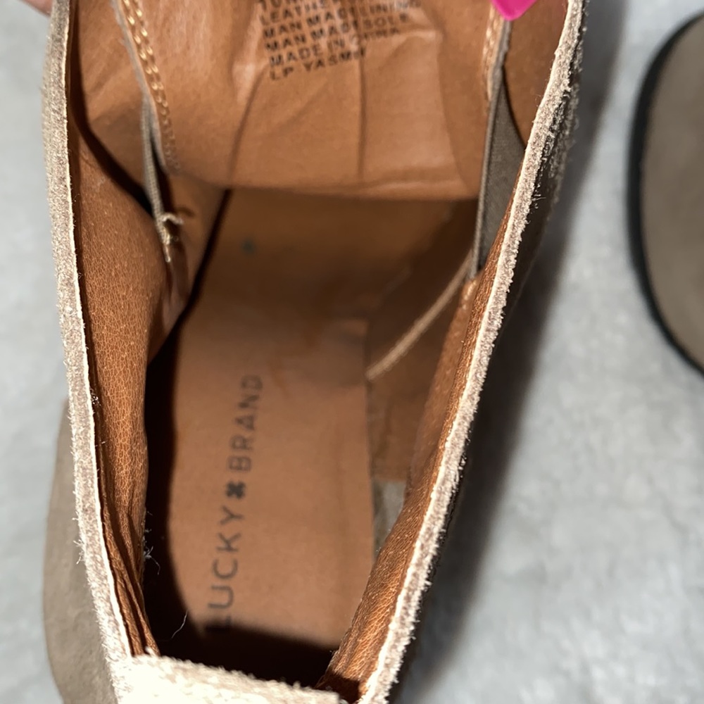 Lucky Brand Yasmin Tan Wedge Booties Size 10M - Picture 9 of 9